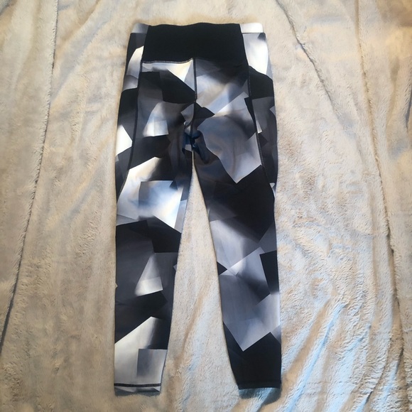 REEBOK Women SZ Small Black Printed Leggings - Picture 7 of 7